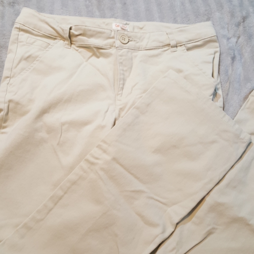 NWOT. Girls Cat & Jack tan kacki pants. Boot cut.